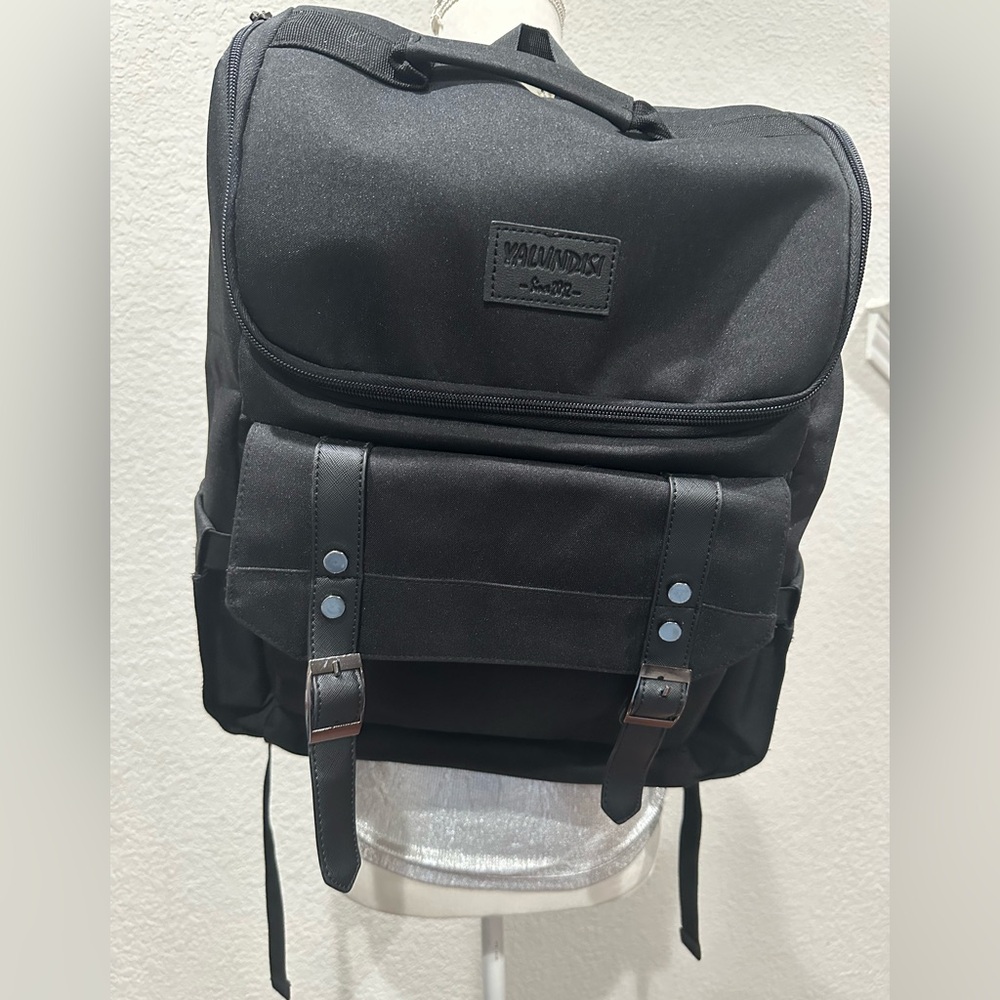 Yalundisi Classic Black Men's  travel Backpack with ports